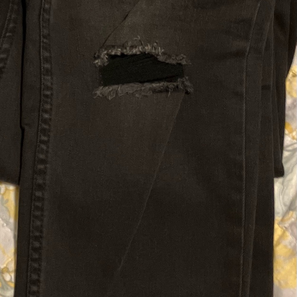 Levi's Women's Charcoal Distressed Skinny Jeans